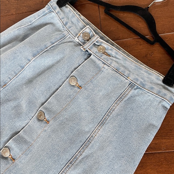 LIGHT WASH DENIM MAXI SKIRT | SLEEK NO-POCKET SILHOUETTE | BUTTON FRONT - Picture 5 of 14
